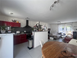 maison à la location -   44120  VERTOU, surface 90 m2 location maison - GUE629022